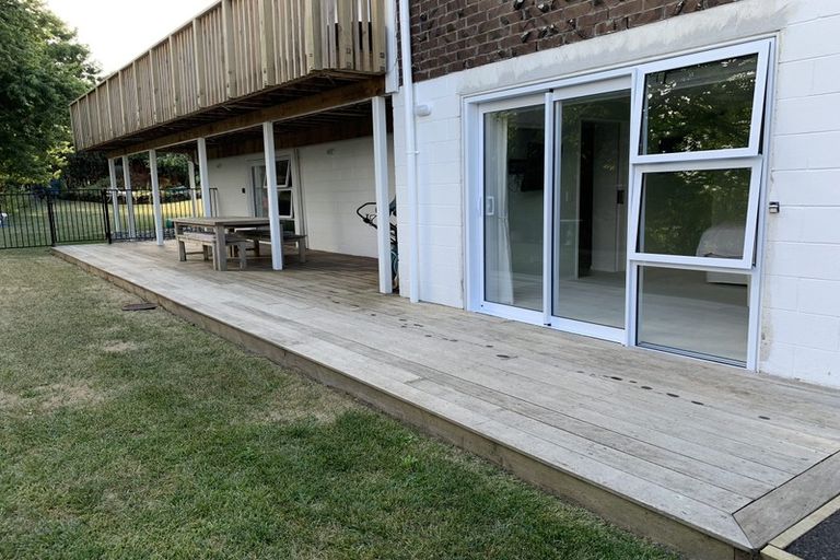 Photo of property in 10 Palmyra Way, Half Moon Bay, Auckland, 2012