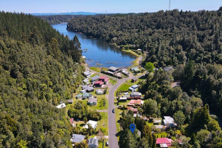 Photo of property in 16 Tombleson Road, Lake Rotoma, Rotorua, 3074