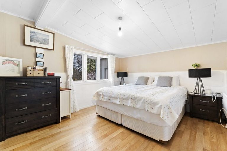 Photo of property in 118 Motu Road, Kumeu, 0891