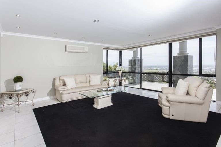 Photo of property in 80 Longhurst Terrace, Cashmere, Christchurch, 8022
