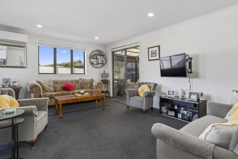 Photo of property in Waterview Estate, 6/4 Greystone Place, Omokoroa, 3114