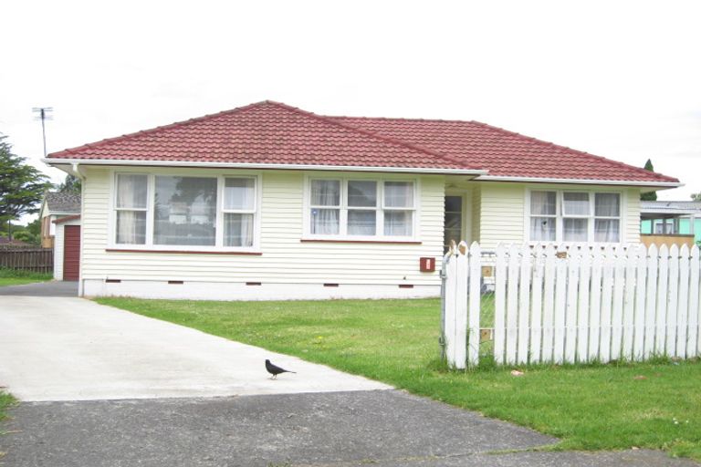 Photo of property in 72 Windrush Close, Mangere, Auckland, 2022