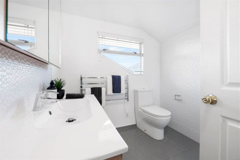 Photo of property in 10 Mt Blanc Place, Northpark, Auckland, 2013