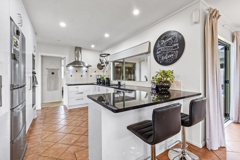Photo of property in 4 Farnell Place, Gulf Harbour, Whangaparaoa, 0930
