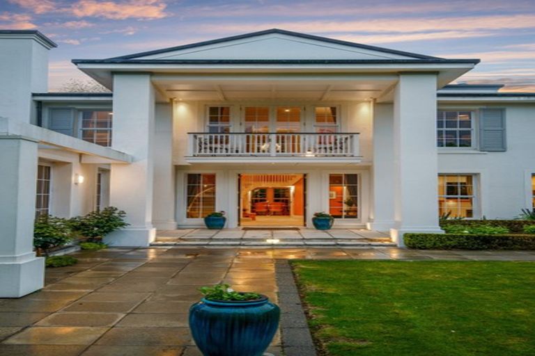 Photo of property in 38 Waiwetu Street, Fendalton, Christchurch, 8052