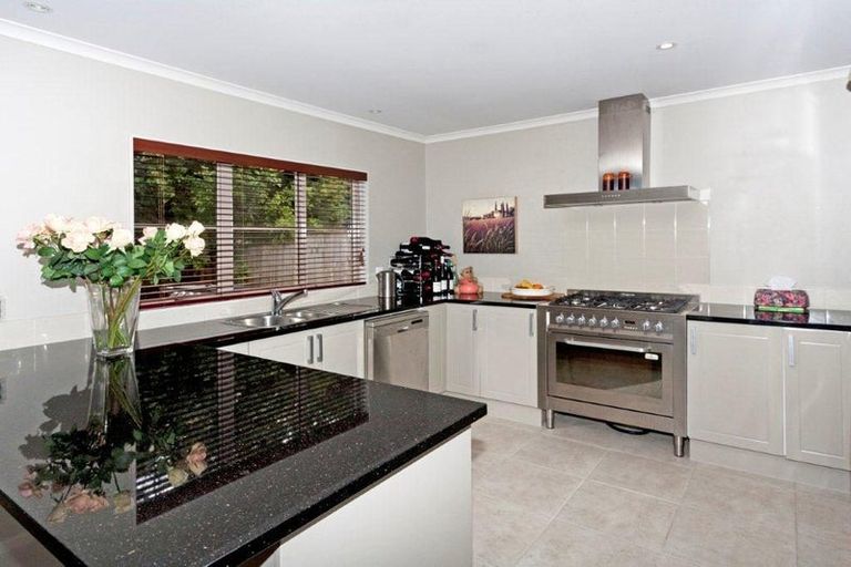 Photo of property in 29d Paparoa Road, Cockle Bay, Auckland, 2014