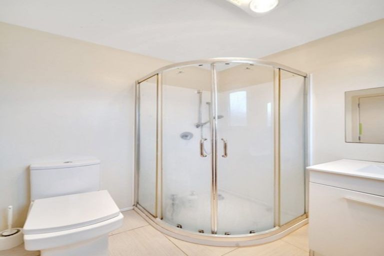 Photo of property in 59 Dale Crescent, Pakuranga, Auckland, 2010