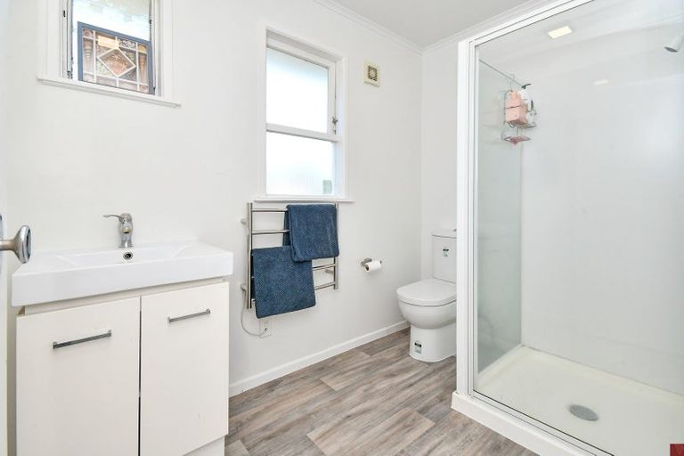 Photo of property in 5 Grimshaw Place, Henderson, Auckland, 0612