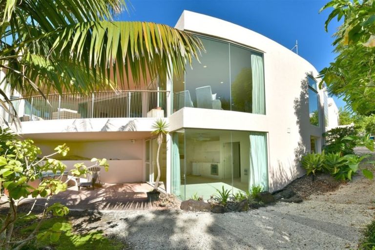 Photo of property in 20 Pacific Parade, Army Bay, Whangaparaoa, 0930