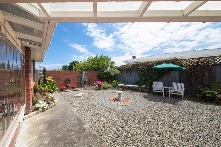 Photo of property in 30 Battersea Place, Roslyn, Palmerston North, 4414