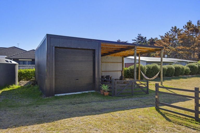 Photo of property in 246 Park Avenue, Waitarere Beach, Levin, 5510