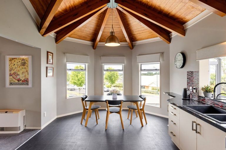 Photo of property in 26 Highgrove Drive, Grandview Heights, Hamilton, 3200