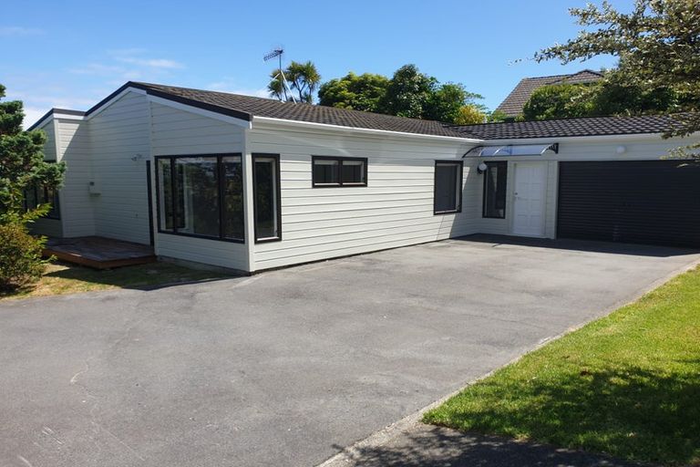 Photo of property in 127 Winara Avenue, Waikanae, 5036