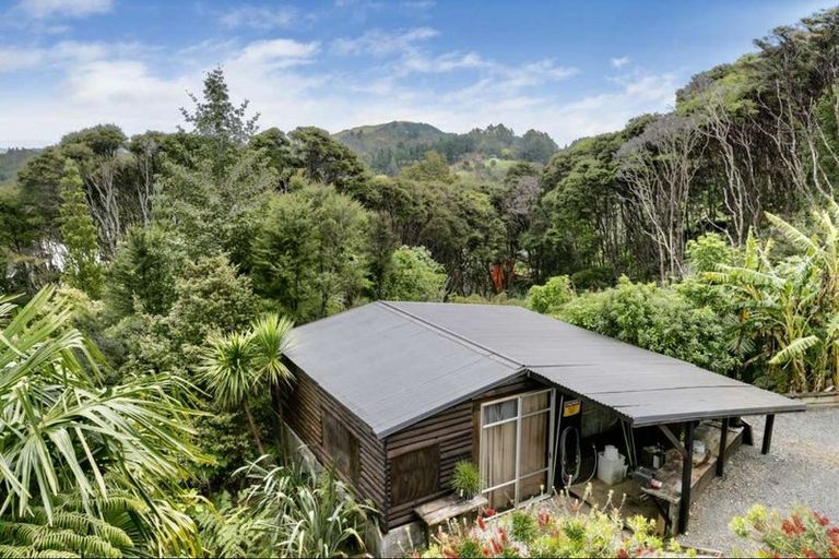 Photo of property in 390 Driving Creek Road, Coromandel, 3506