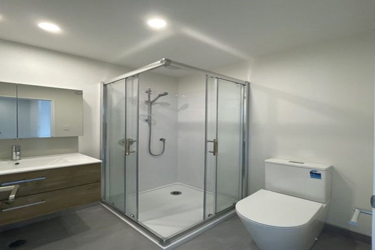 Photo of property in 9/474 West Coast Road, Glen Eden, Auckland, 0602