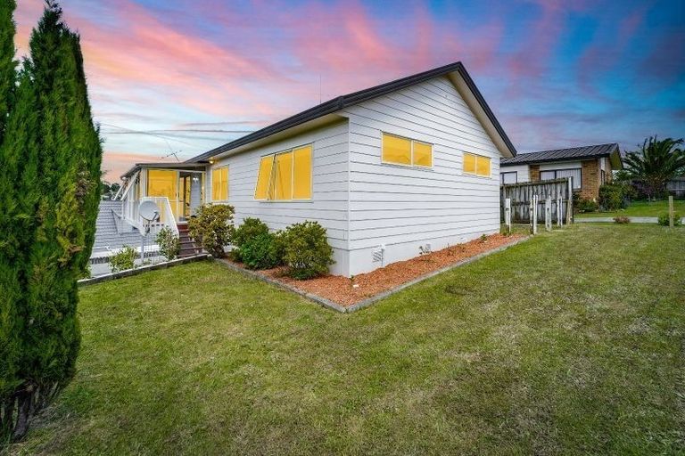 Photo of property in 67 Garton Drive, Massey, Auckland, 0614
