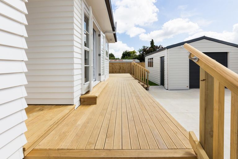 Photo of property in 1 Ferndale Place, Feilding, 4702