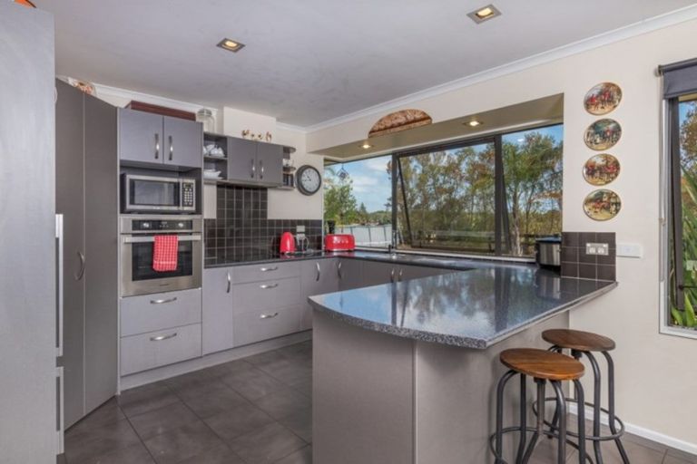 Photo of property in 128 Montrose Road, Kerikeri, 0293