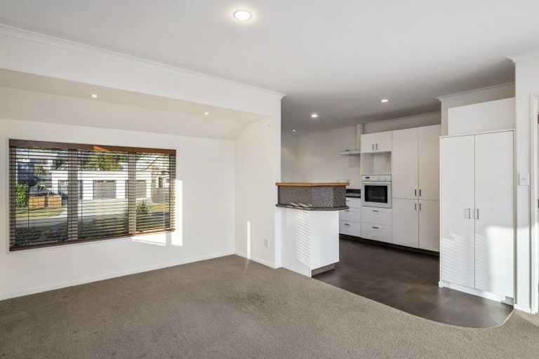 Photo of property in 2 Pipi Street, Two Mile Bay, Taupo, 3330