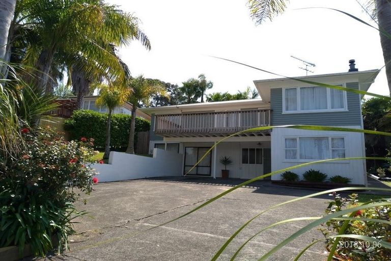 Photo of property in 3 Roband Avenue, Glenfield, Auckland, 0629