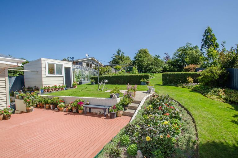 Photo of property in 16 Severn Street, Green Island, Dunedin, 9018