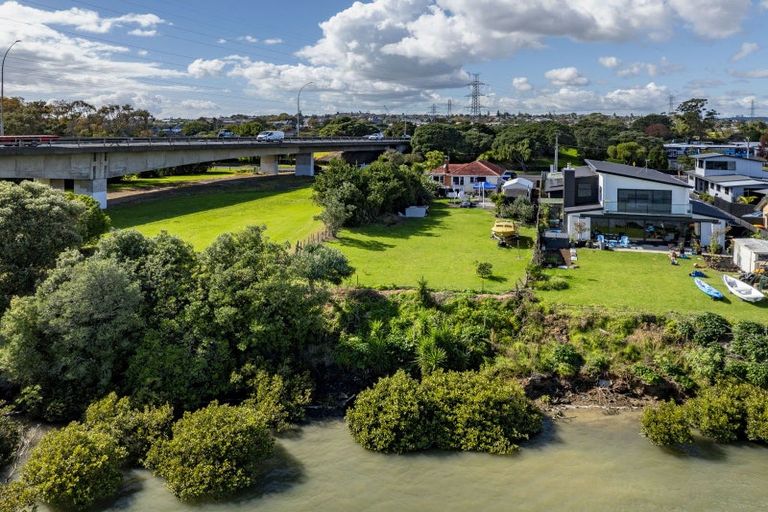 Photo of property in 21 Millen Avenue, Pakuranga, Auckland, 2010