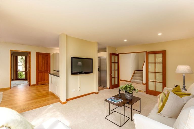 Photo of property in 90 Totara Street, Riccarton, Christchurch, 8041