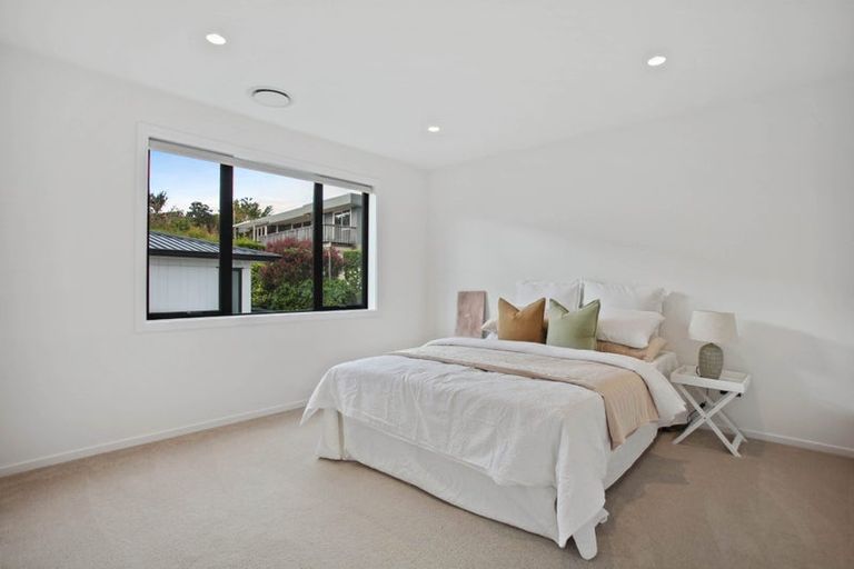 Photo of property in 28a Oliver Twist Avenue, Mellons Bay, Auckland, 2014