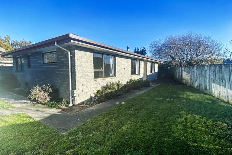 Photo of property in 1/9 Arcon Drive, Broomfield, Christchurch, 8042