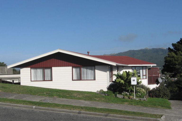 Photo of property in 12 Mapplebeck Street, Titahi Bay, Porirua, 5022