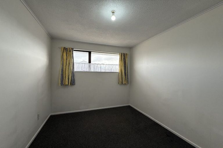Photo of property in 10 Somerset Place, Cannons Creek, Porirua, 5024