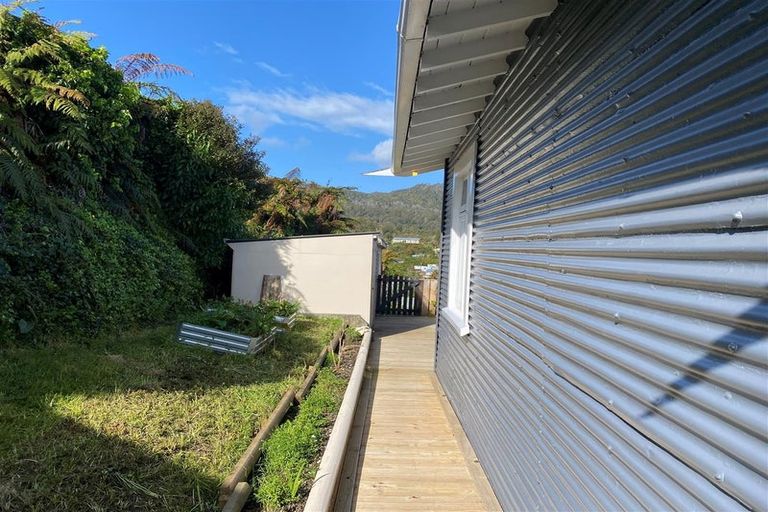 Photo of property in 66 Ranfurly Street, Runanga, 7803