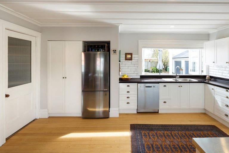 Photo of property in 152 Williams Street, Cambridge, 3434