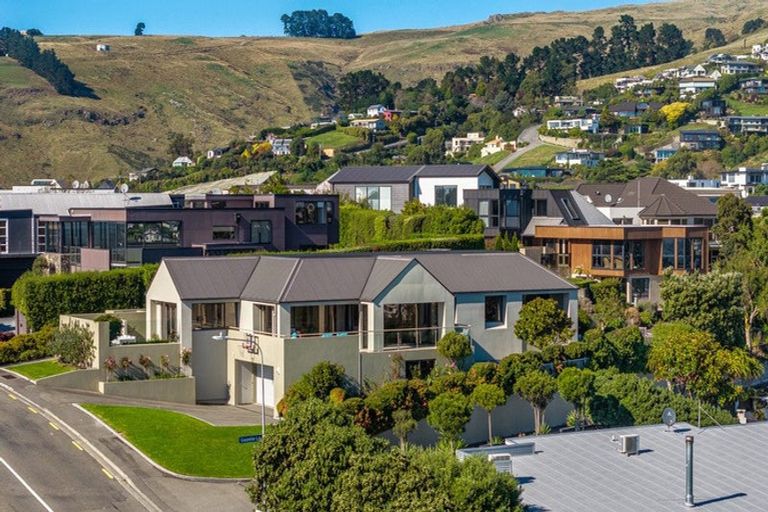 Photo of property in 60 Glenstrae Road, Redcliffs, Christchurch, 8081