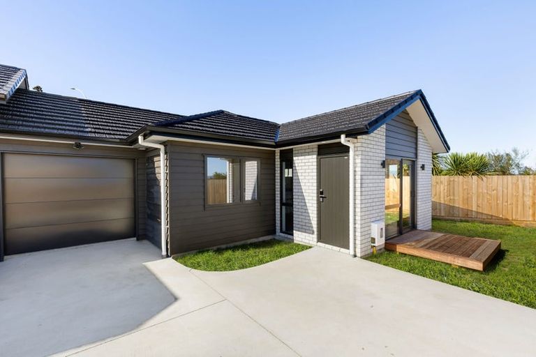 Photo of property in 2/1 Mitcham Avenue, Forest Lake, Hamilton, 3200