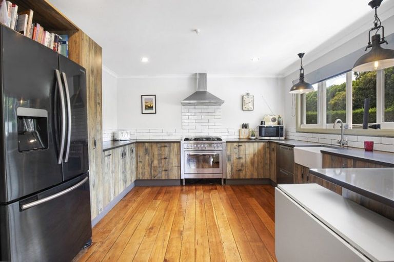 Photo of property in 64 Te Roto Road, Otaki, 5512