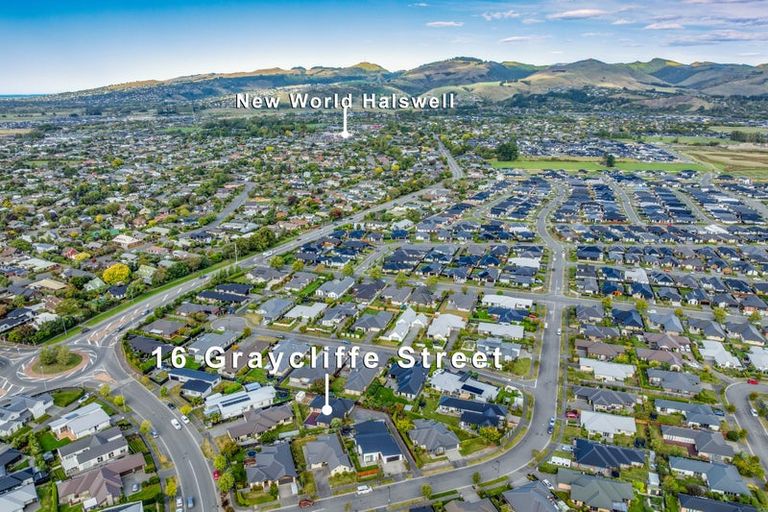Photo of property in 16 Graycliffe Street, Halswell, Christchurch, 8025