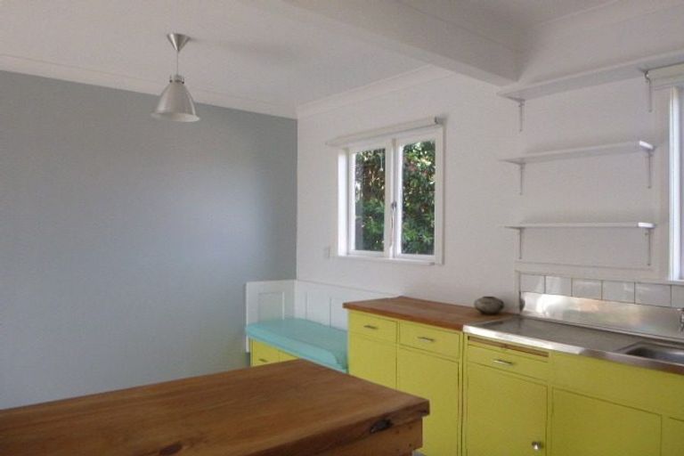 Photo of property in 33 Toi Street, Otaki Beach, Otaki, 5512