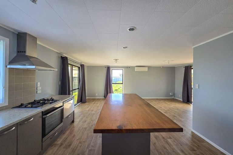 Photo of property in 150 Pukehina Parade, Pukehina, Te Puke, 3189