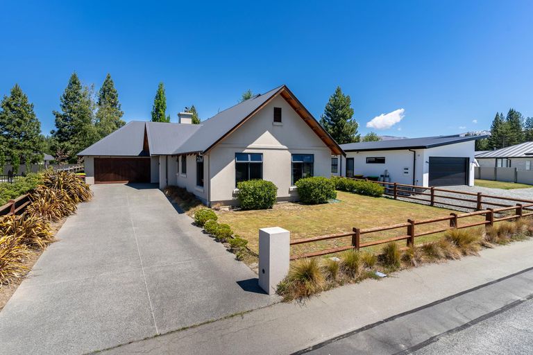 Photo of property in 44 Rhoboro Road, Twizel, 7901