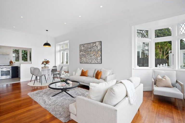 Photo of property in 48 Maida Vale Road, Roseneath, Wellington, 6011