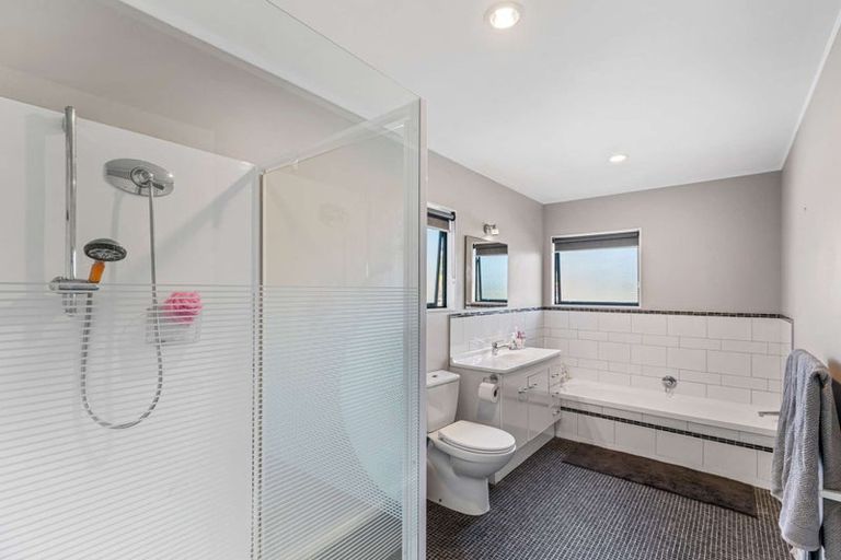 Photo of property in 3 Coralsea Way, Arkles Bay, Whangaparaoa, 0932