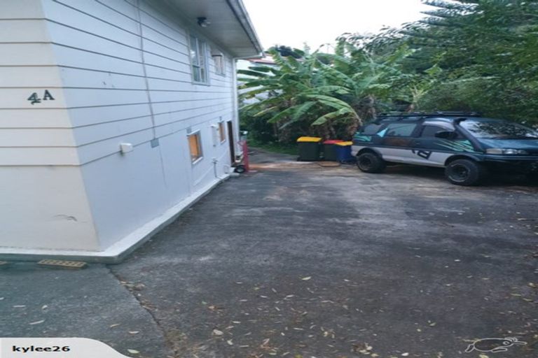 Photo of property in 1/4 James Scott Place, Te Atatu South, Auckland, 0602