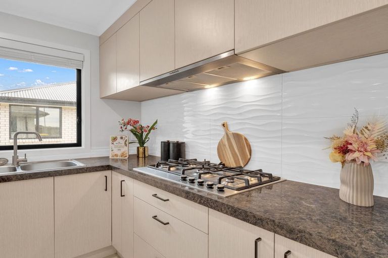 Photo of property in 43 Nicolau Avenue, Rolleston, 7615