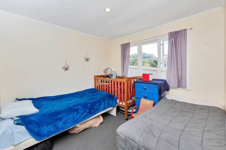 Photo of property in 12 Igloo Place, Red Hill, Papakura, 2110