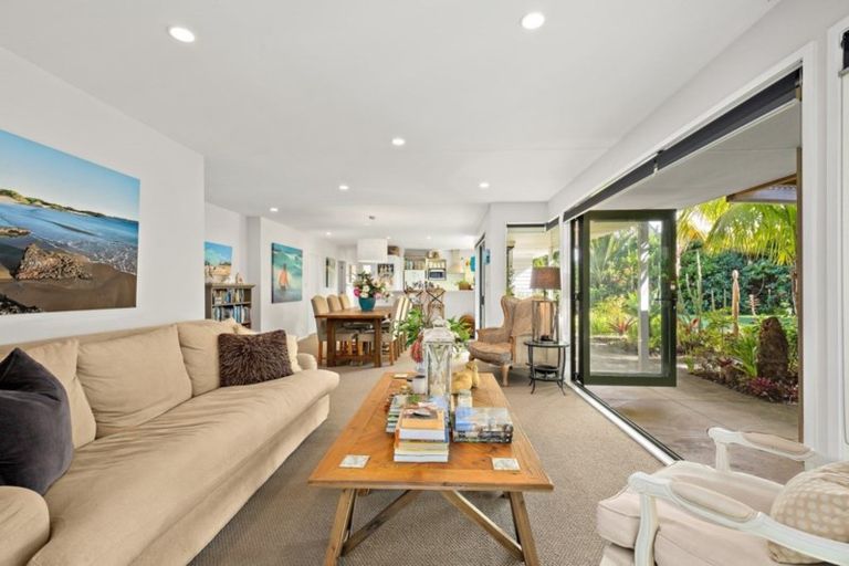 Photo of property in 12 Riverside Drive, Point Wells, 0986