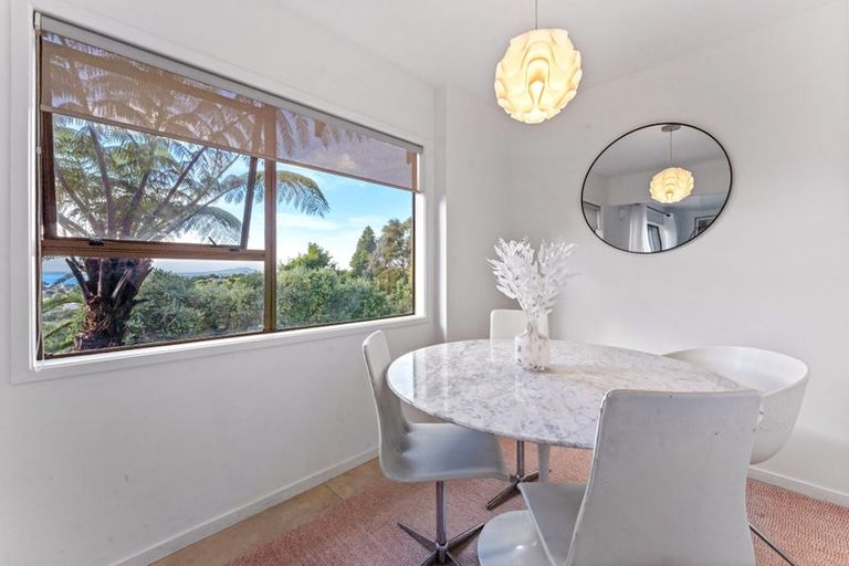 Photo of property in 1/813 East Coast Road, Northcross, Auckland, 0630