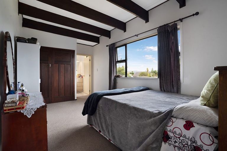 Photo of property in 2/20 Humphrey Kemp Avenue, Henderson, Auckland, 0612