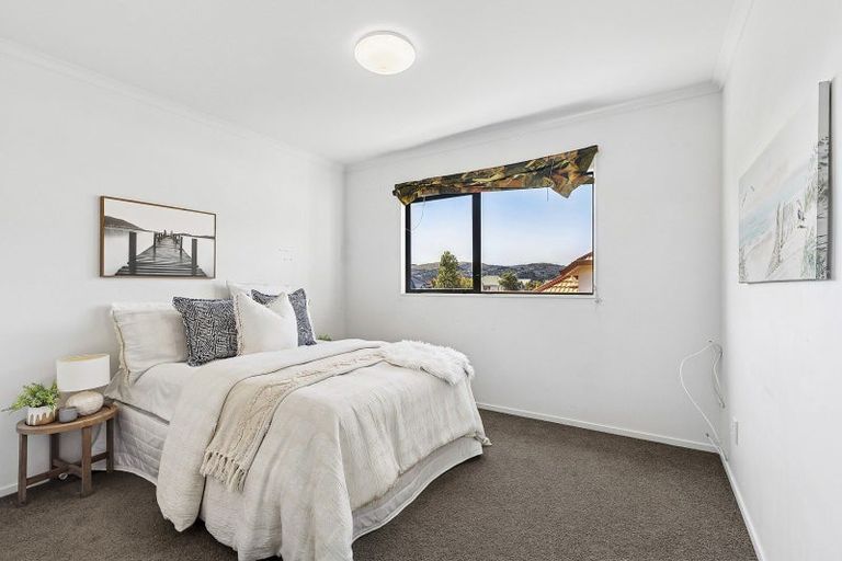 Photo of property in 23 Amesbury Drive, Churton Park, Wellington, 6037