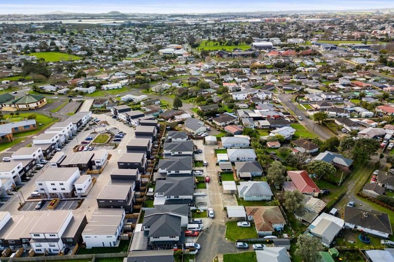 Photo of property in 16 Dolbel Place, Mangere East, Auckland, 2024